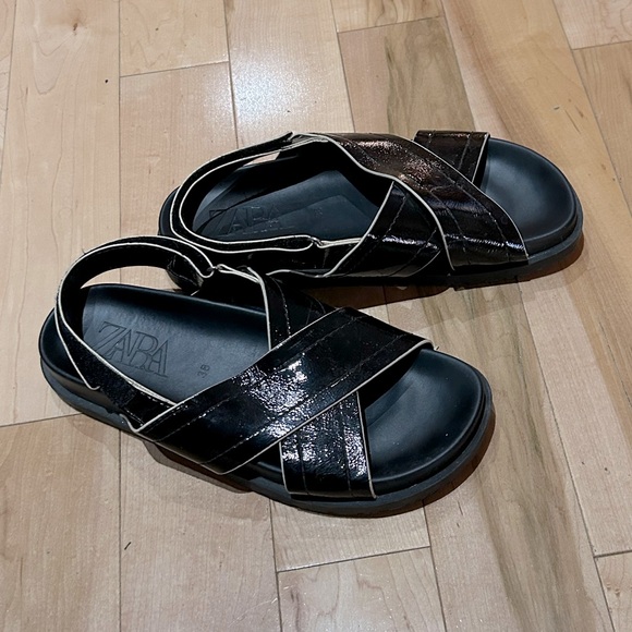 Zara Cross Strap Flat Sandals - Picture 10 of 11